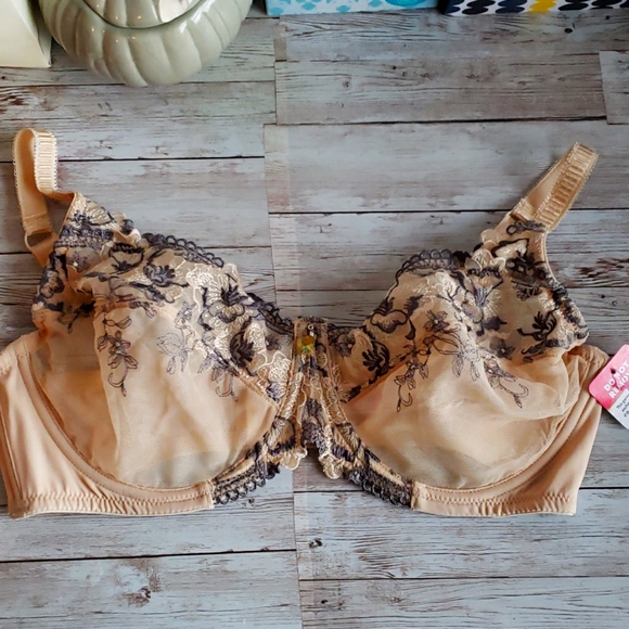 Essential Bodywear Other - Essential Bodywear Lace Bra